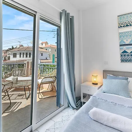 Charming 3-bedroom Maisonette With Pool Access At Regina Gardens, 700 M Venus * パ フォス