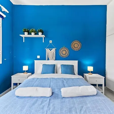 Charming 3-bedroom Maisonette With Pool Access At Regina Gardens, 700 M Venus