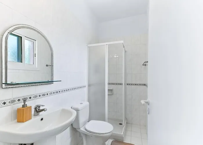 Charming 3-bedroom Maisonette With Pool Access At Regina Gardens, 700 M Venus Paphos