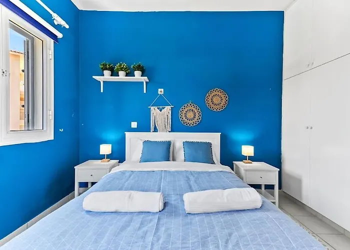 Charming 3-bedroom Maisonette With Pool Access At Regina Gardens, 700 M Venus