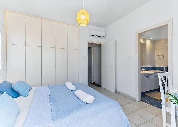 别墅 Charming 3-bedroom Maisonette With Pool Access At Regina Gardens, 700 M Venus